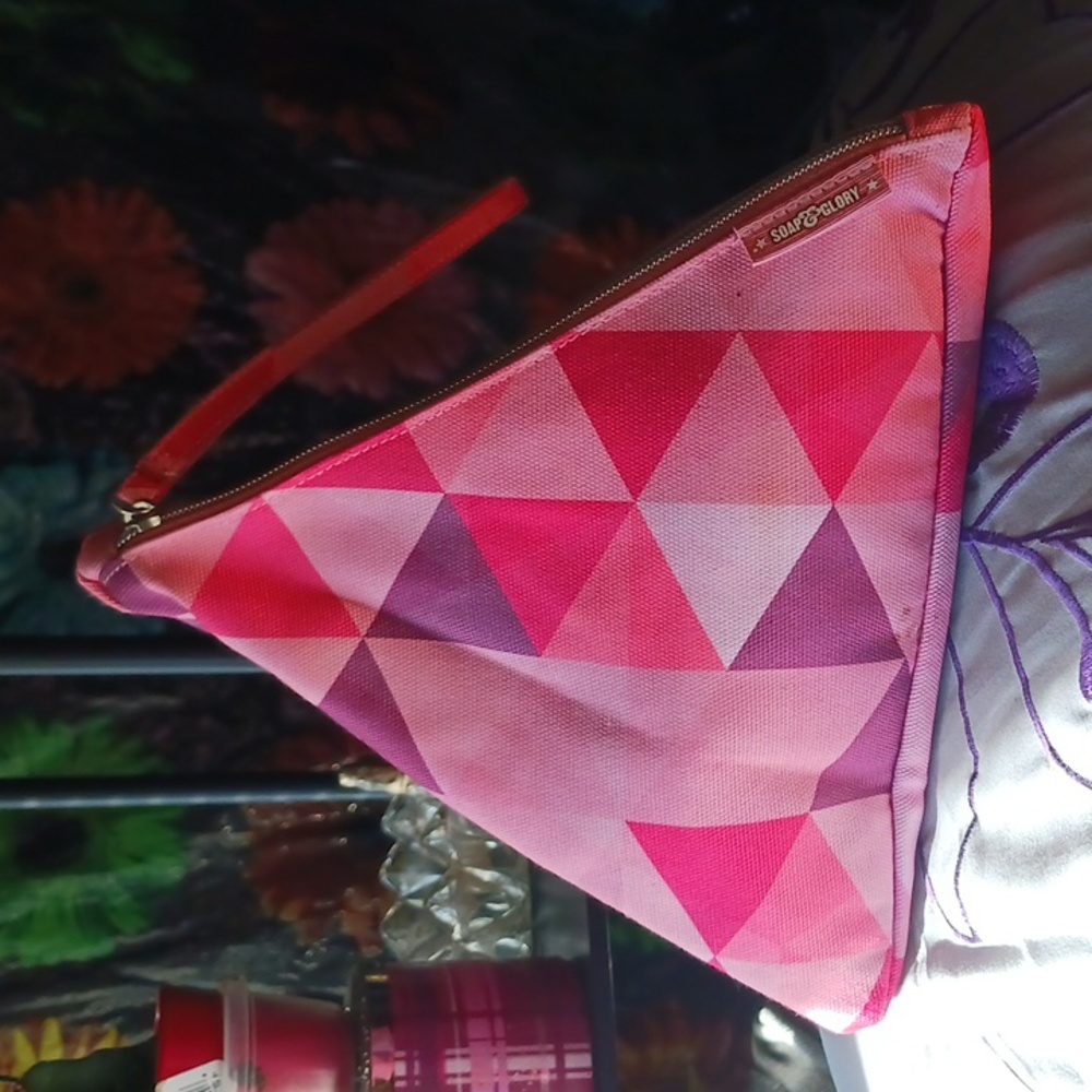 Soap&Glory Hot Pink Triangle Bag